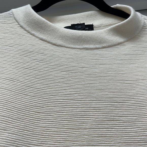 Club Monaco cropped sweater. Crewneck. Great condition. Size S/P. - Picture 2 of 3